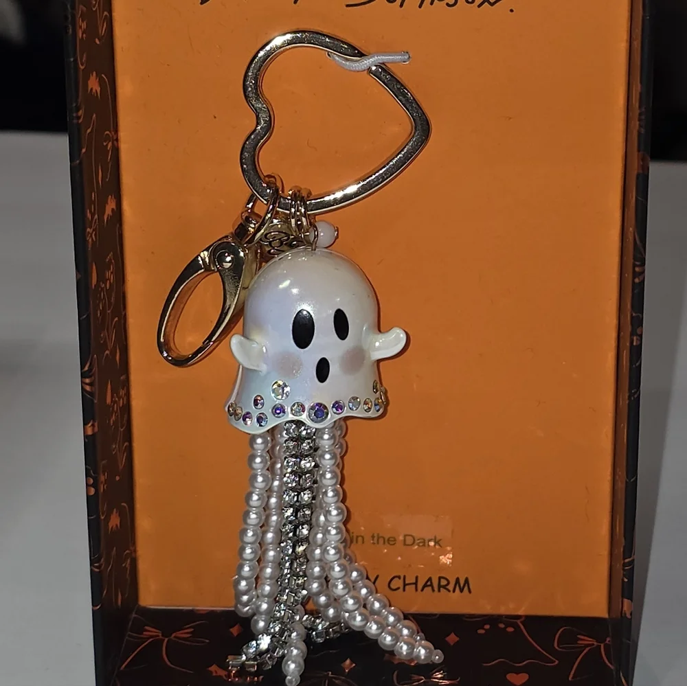 Betsey Johnson‎ Ghost Charm Keychain Jeweled Halloween Bag Purse Accessory